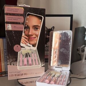 LED Makeup Portable Mirror with Pink Brushes NIB - Batteries included